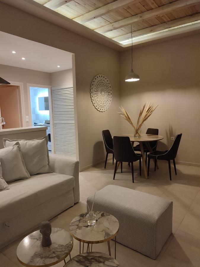 Gratelia Apartment Damnoni Ngoại thất bức ảnh