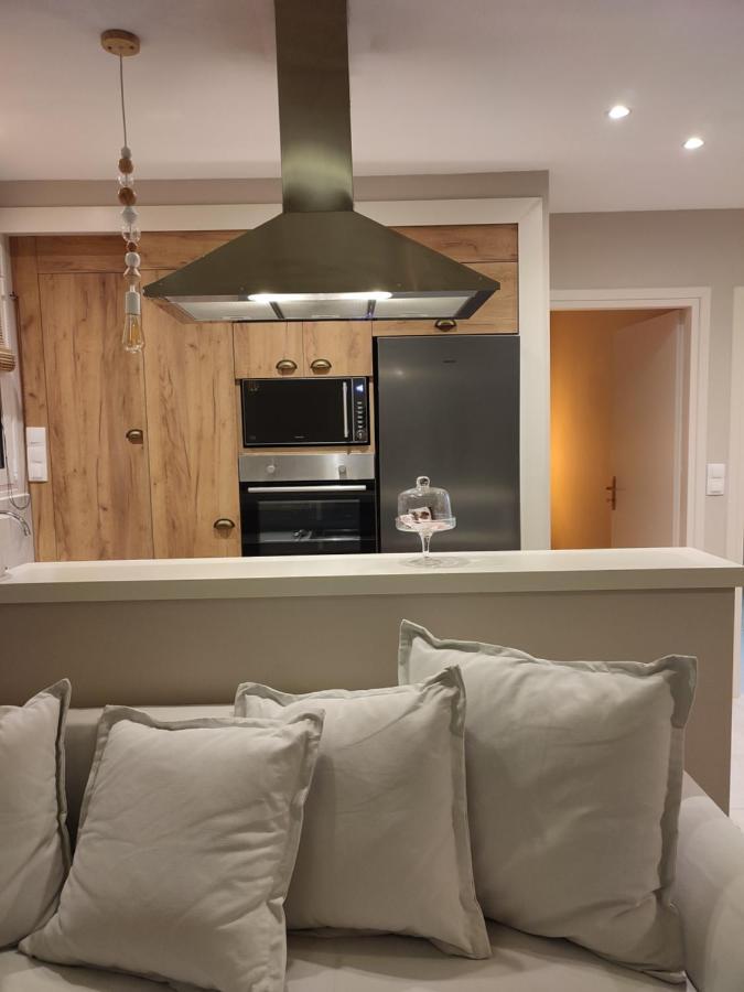Gratelia Apartment Damnoni Ngoại thất bức ảnh