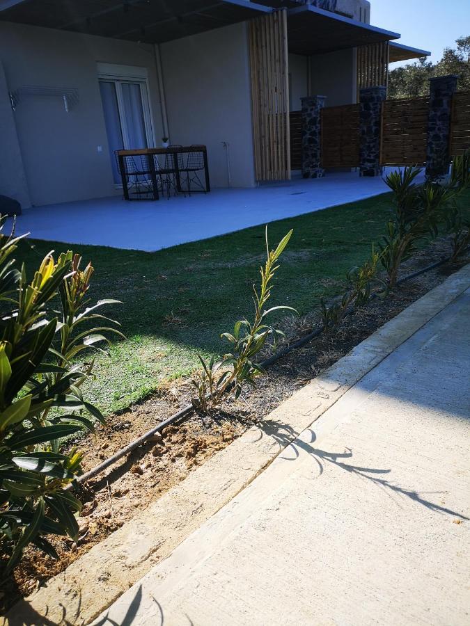 Gratelia Apartment Damnoni Ngoại thất bức ảnh
