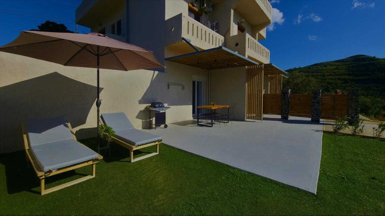 Gratelia Apartment Damnoni Ngoại thất bức ảnh
