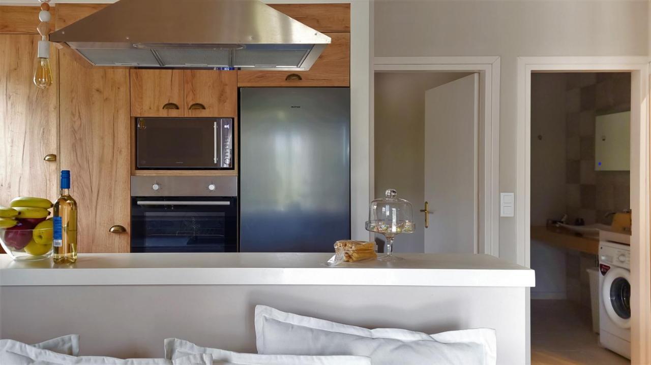 Gratelia Apartment Damnoni Ngoại thất bức ảnh